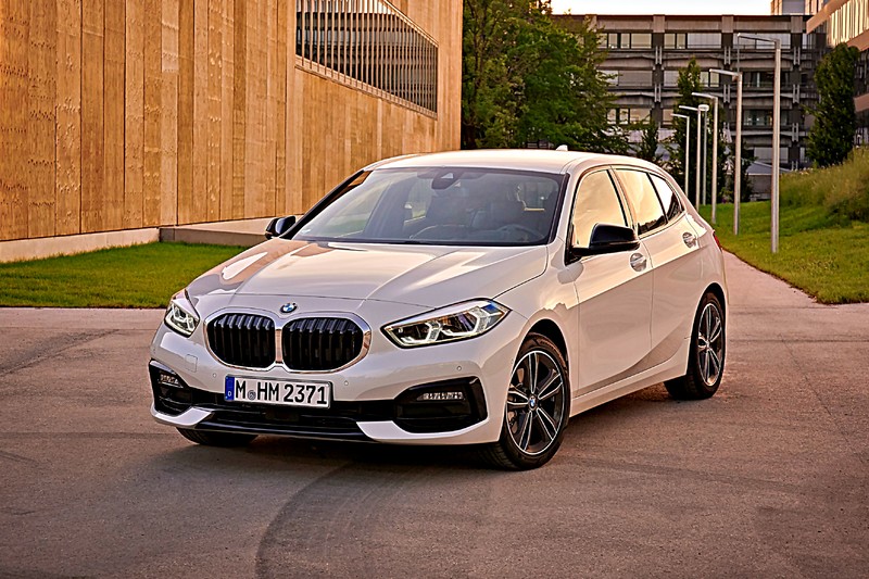 選車東西軍 之 Bmw 118i 或 Mercedes Benz A 180 150萬元入門版 你選哪一款 國王車訊kingautos