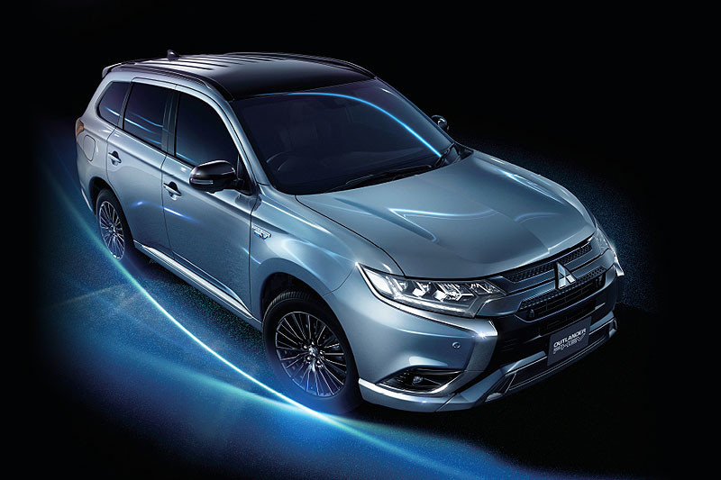 日本新登場《Mitsubishi Outlander PHEV Black Edition》插電人氣休旅也有型 日本新登場《Mitsubishi Outlander PHEV Black Edition》插電人氣休旅也有型