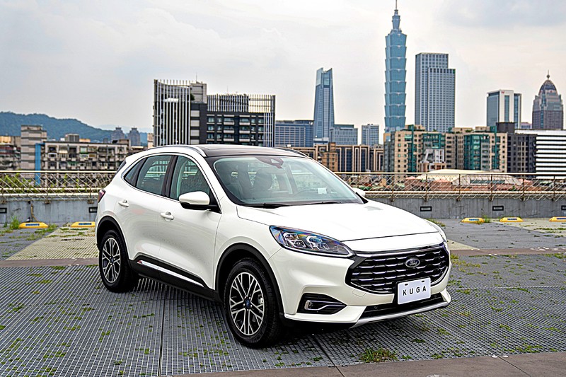 Ford Kuga EcoBoost 180 旗艦型紙上規配大比拚! 能否成功挑戰同級距進口/國產銷售盟主的RAV4與CR-V? Ford Kuga EcoBoost 180 旗艦型紙上規配大比拚! 能否成功挑戰同級距進口/國產銷售盟主的RAV4與CR-V?