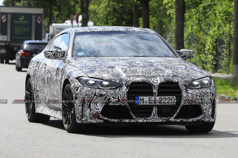 不遮了?新世代《BMW M4》真面目曝光 可選480匹搭手排或510匹加四驅 不遮了?新世代《BMW M4》真面目曝光 可選480匹搭手排或510匹加四驅