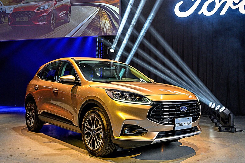 《Ford Kuga EcoBoost 180》《時尚型》或《旗艦型》? 價差10萬元,到底有哪些差異? 又該選哪一款? 《Ford Kuga EcoBoost 180》《時尚型》或《旗艦型》? 價差10萬元,到底有哪些差異? 又該選哪一款?