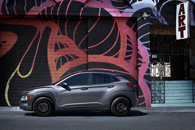 美國限量《Hyundai Kona Night Edition》酷黑特仕預告帥氣登場 美國限量《Hyundai Kona Night Edition》酷黑特仕預告帥氣登場
