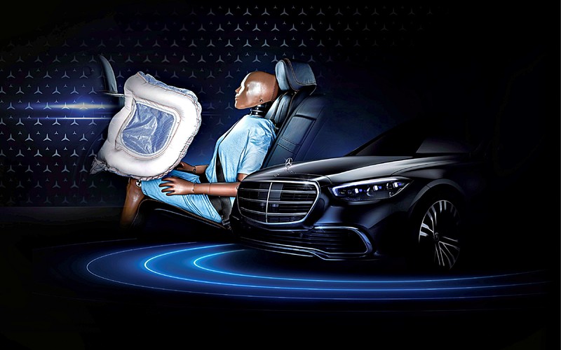 《Mercedes-Benz New S-Class》 全球首發後座正面(前方)SRS輔助氣囊! 全新第7代S-Class搶先公 《Mercedes-Benz New S-Class》 全球首發後座正面(前方)SRS輔助氣囊! 全新第7代S-Class搶先公