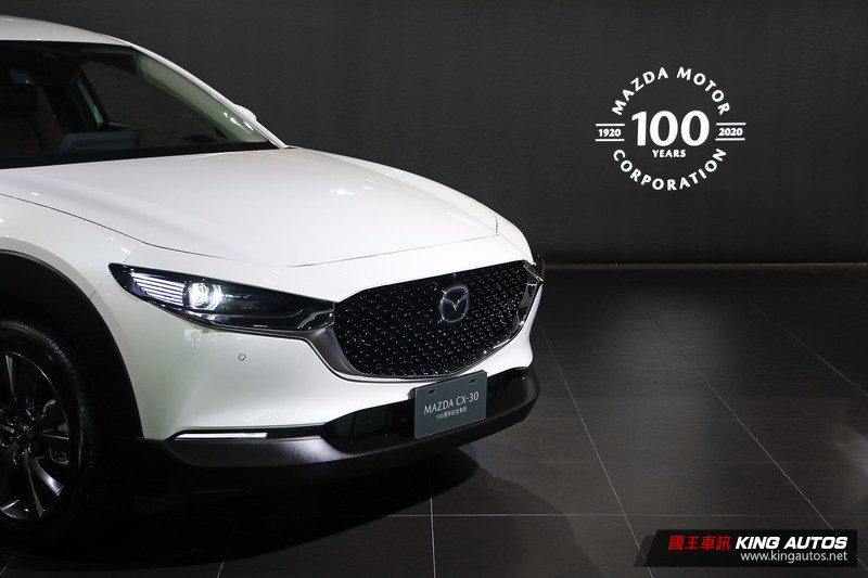終於等到《Mazda》百週年紀念車款!導入《Mazda3 / CX-30 / MX-5》售價較原車型加3~5萬元 終於等到《Mazda》百週年紀念車款!導入《Mazda3 / CX-30 / MX-5》售價較原車型加3~5萬元