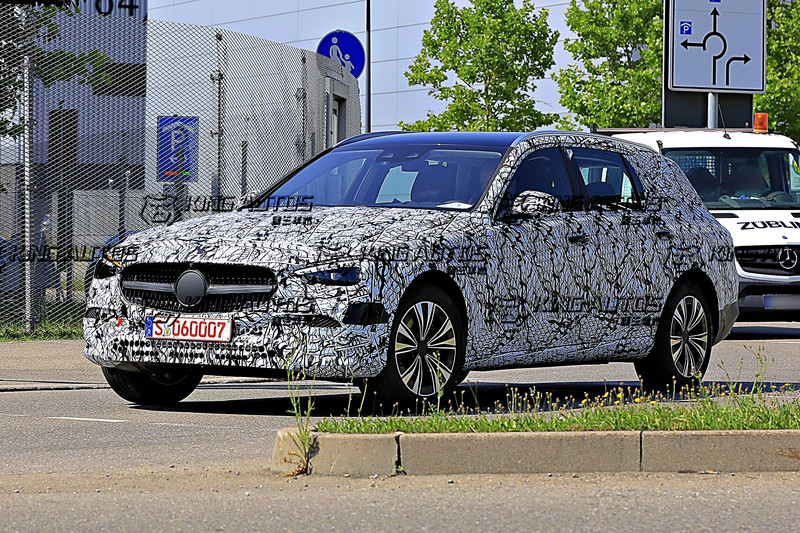 《Mercedes-Benz New C-Class Estate》 一樣是全新大改款的房車版間諜照嗎? NO!這是實用性更棒的旅 《Mercedes-Benz New C-Class Estate》 一樣是全新大改款的房車版間諜照嗎? NO!這是實用性更棒的旅