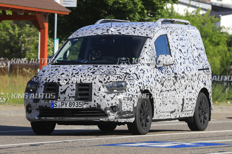 全新《Mercedes-Benz Citan》偽裝現蹤 或者其實你是《T-Class》呢? 全新《Mercedes-Benz Citan》偽裝現蹤 或者其實你是《T-Class》呢?