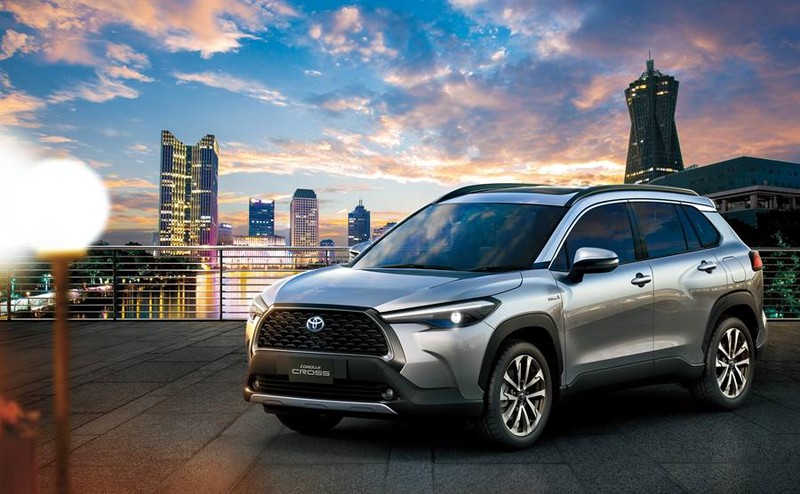 《Toyota Corolla Cross 1.8》vs《Honda HR-V 1.8》價格重疊、配備決勝 《Toyota Corolla Cross 1.8》vs《Honda HR-V 1.8》價格重疊、配備決勝