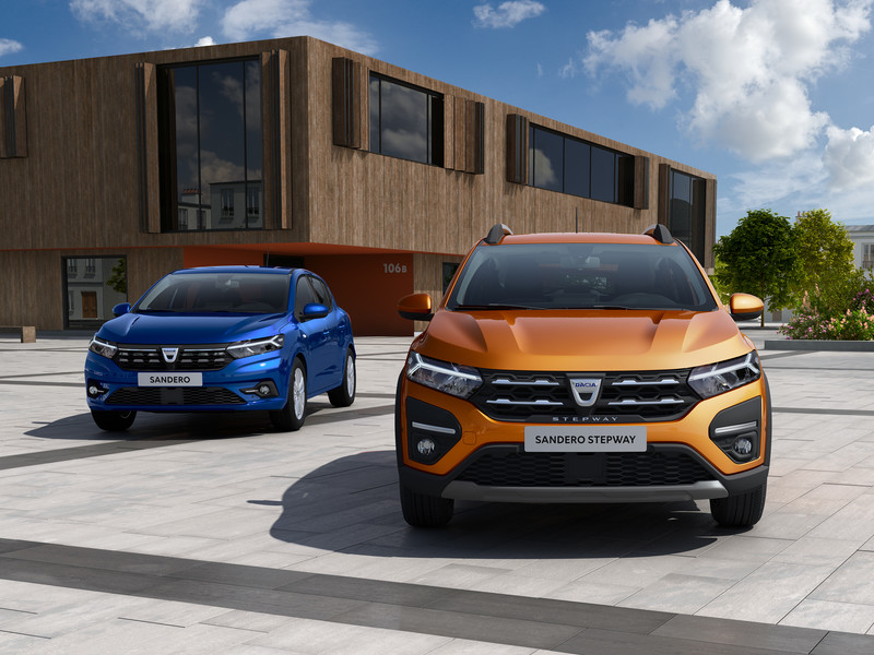 新世代《Dacia》人氣家族首演倒數 平價品牌其實比你想得還要帥 新世代《Dacia》人氣家族首演倒數 平價品牌其實比你想得還要帥