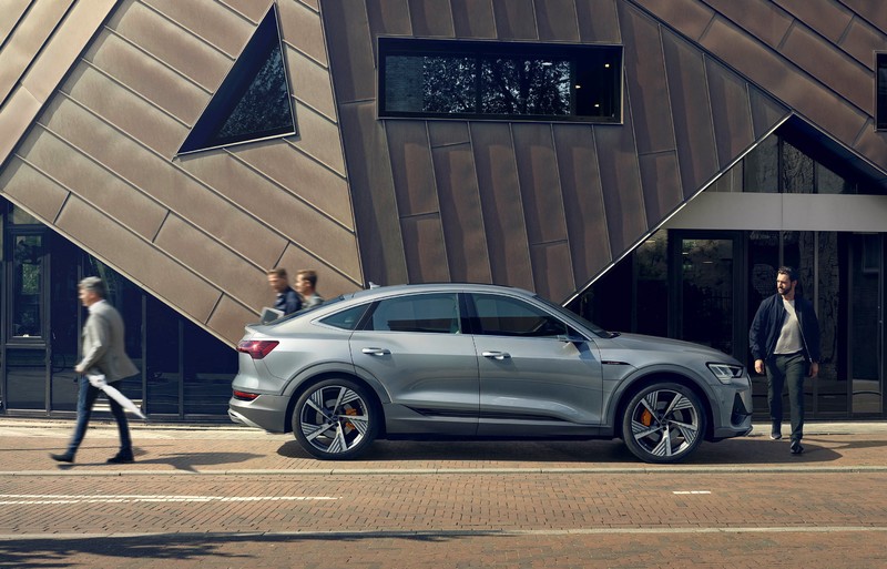 《Audi》公布電動休旅e-tron系列售價 最低289萬起 再享免費升級禮遇! 《Audi》公布電動休旅e-tron系列售價 最低289萬起 再享免費升級禮遇!