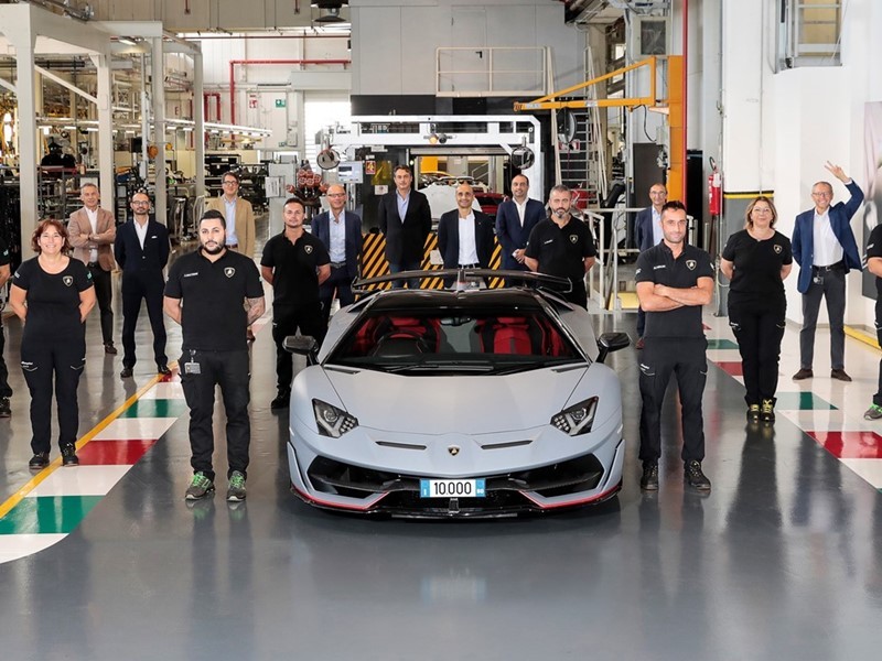《Lamborghini》V12超跑的新里程碑!第10,000輛Aventador誕生 《Lamborghini》V12超跑的新里程碑!第10,000輛Aventador誕生
