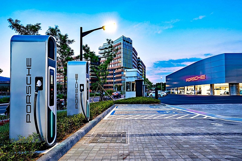 更無後顧之憂!《Porsche保時捷》在台灣的高速充電網已趨完備! 更無後顧之憂!《Porsche保時捷》在台灣的高速充電網已趨完備!