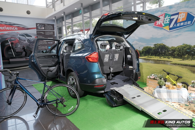 《Luxgen URX》追加7人座樂活款 一車三用免百萬再送夏普70吋電視 《Luxgen URX》追加7人座樂活款 一車三用免百萬再送夏普70吋電視