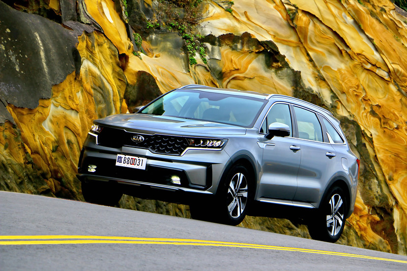 Kia Sorento 2 2 七人座suv 一 為何近8成買家選六座 全景天窗彩蛋在最後 國王車訊kingautos