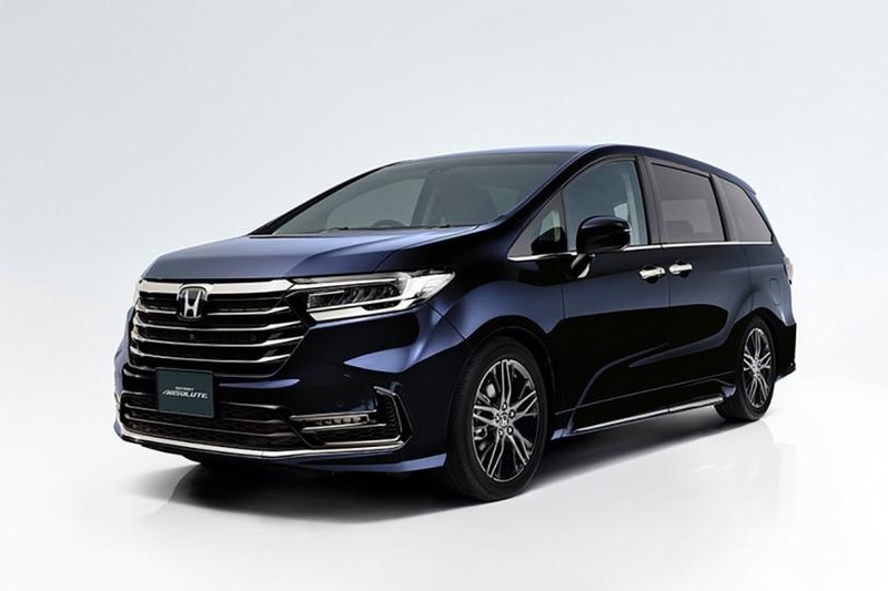 睽違7年首次亮相!《Honda Odyssey》日規版96萬元起 用手滑車門就會開 睽違7年首次亮相!《Honda Odyssey》日規版96萬元起 用手滑車門就會開