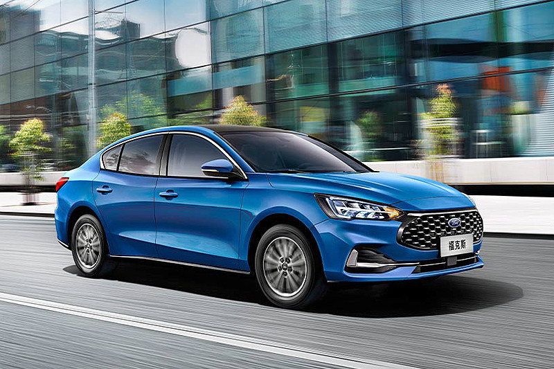先別管旅行車了 你知道四門版《Ford Focus》在對岸也變臉了嗎? 先別管旅行車了 你知道四門版《Ford Focus》在對岸也變臉了嗎?