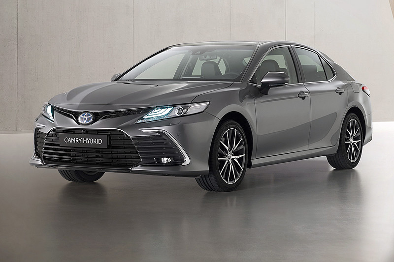 小改款《Toyota Camry》登陸歐洲 你說變臉後是不是更有型呢? 小改款《Toyota Camry》登陸歐洲 你說變臉後是不是更有型呢?