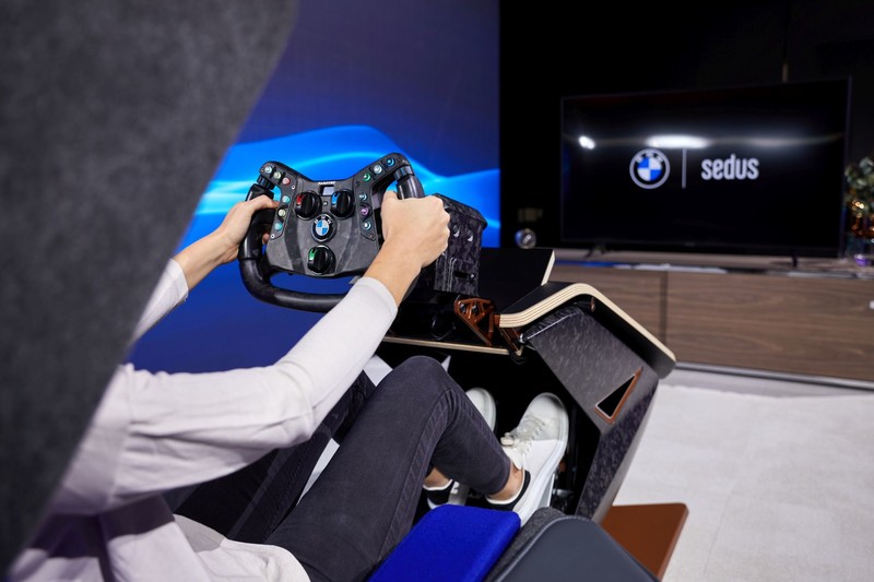 是賽車機台也是家具!《BMW》打造Fusion SL概念套裝桌椅組 是賽車機台也是家具!《BMW》打造Fusion SL概念套裝桌椅組