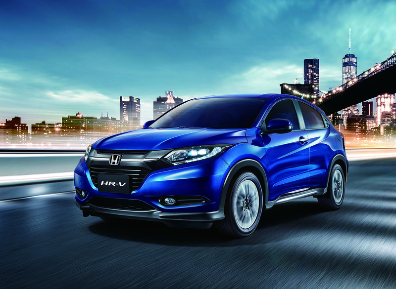 《大改款Honda HR-V》日本第一季發表!逆襲《Corolla Cross》?1.5T動力?圓形旋鈕排檔座?變大又變寬? 《大改款Honda HR-V》日本第一季發表!逆襲《Corolla Cross》?1.5T動力?圓形旋鈕排檔座?變大又變寬?