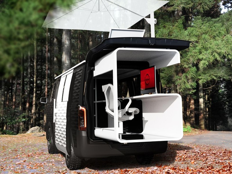 有了這台再也不用進公司!《Nissan NV350 Office Pod》裝桌電配咖啡機還有獨立陽台 有了這台再也不用進公司!《Nissan NV350 Office Pod》裝桌電配咖啡機還有獨立陽台