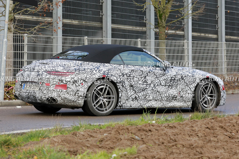 大改款《Mercedes-Benz SL》變身2+2座敞篷跑車?性感身形向300 SL致敬? 大改款《Mercedes-Benz SL》變身2+2座敞篷跑車?性感身形向300 SL致敬?