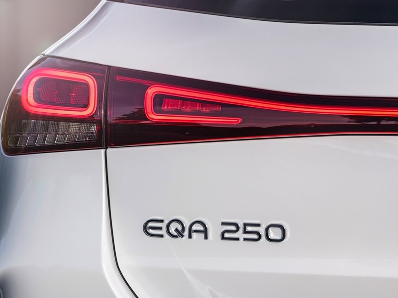 與燃油車共享平台的純電《M-Benz EQA》會犧牲了些什麼? 與燃油車共享平台的純電《M-Benz EQA》會犧牲了些什麼?