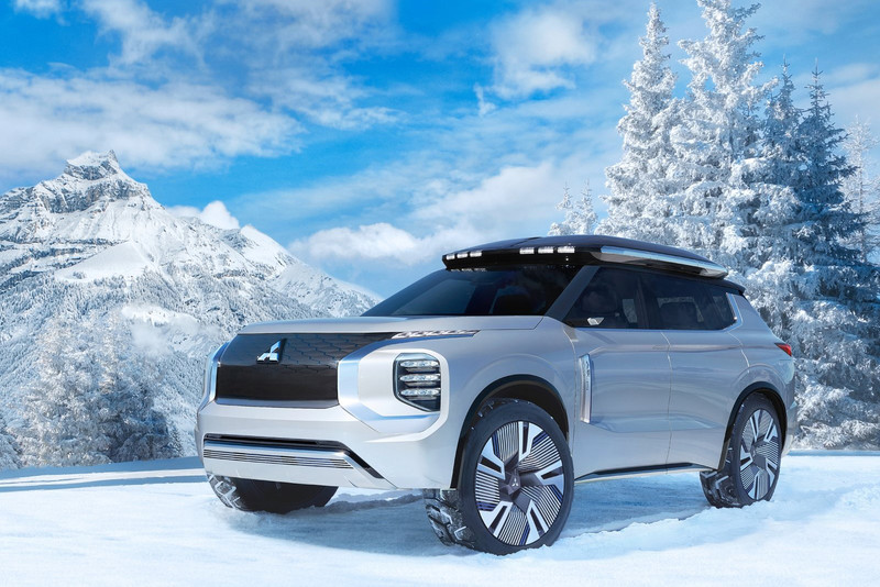 大改款《Mitsubishi Outlander》2月16日發表!故意搶《大改款Honda HR-V》的鋒頭? 大改款《Mitsubishi Outlander》2月16日發表!故意搶《大改款Honda HR-V》的鋒頭?