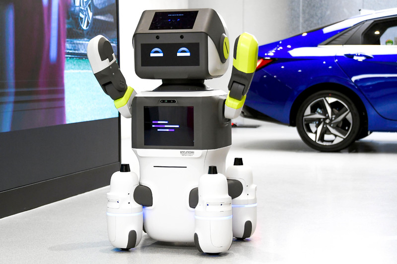 卡哇伊《Hyundai DAL-e》AI機器人|疫情下的展間小幫手|可惜不能端咖啡! 卡哇伊《Hyundai DAL-e》AI機器人|疫情下的展間小幫手|可惜不能端咖啡!