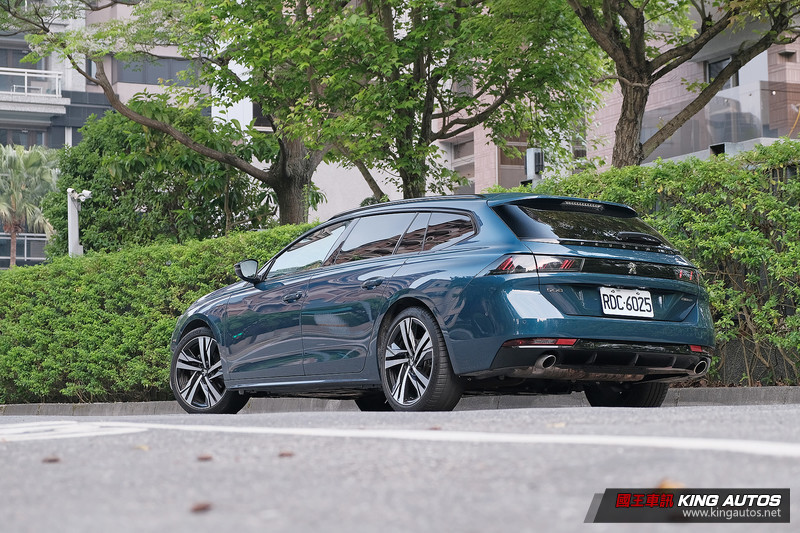 國王駕道︱除了顏值高、有內涵 《Peugeot 508 SW》還有哪些難以抗拒的魅力? 國王駕道︱除了顏值高、有內涵 《Peugeot 508 SW》還有哪些難以抗拒的魅力?
