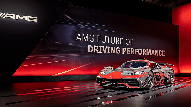 綜效馬力超過804與503匹的4.0升V8、2.0升L4!《Mercedes-AMG E Performance》高性能插電式油電 綜效馬力超過804與503匹的4.0升V8、2.0升L4!《Mercedes-AMG E Performance》高性能插電式油電