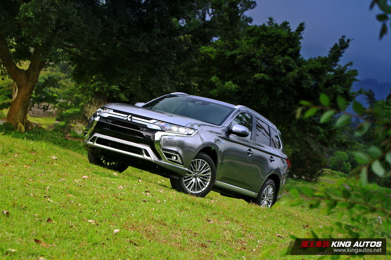 平均油耗52.4km/L《Mitsubishi Outlander PHEV》最大特色還是寧靜舒適、起步暢快 平均油耗52.4km/L《Mitsubishi Outlander PHEV》最大特色還是寧靜舒適、起步暢快
