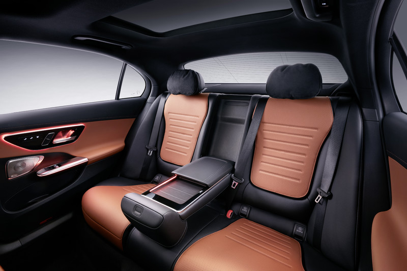 新世代《Mercedes-Benz C-Class》推出長軸版︱車長增加13公分、後座幾乎跟S-Class一樣舒服 新世代《Mercedes-Benz C-Class》推出長軸版︱車長增加13公分、後座幾乎跟S-Class一樣舒服