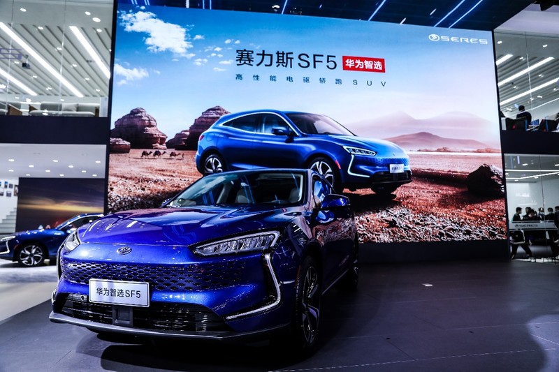 華為真的賣車了!合作賽力斯推電動SUV《SF5》 續航破1000公里、可達Level 2、還能控制智慧家電 華為真的賣車了!合作賽力斯推電動SUV《SF5》 續航破1000公里、可達Level 2、還能控制智慧家電